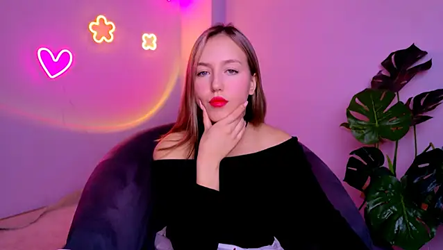 CindySparkl online show from April 15, 7:31 am