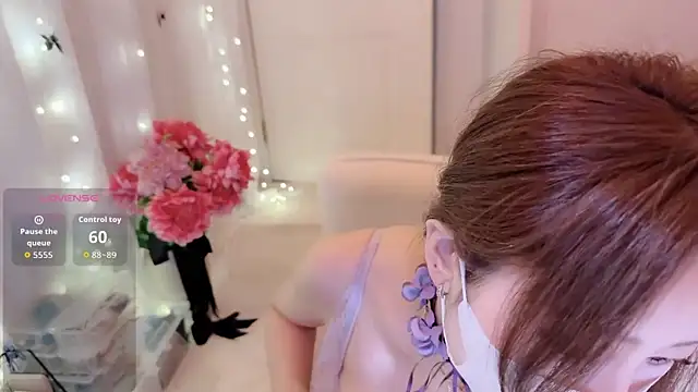 charlotte520 online show from April 13, 12:01 am