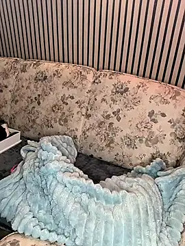 Dirty Mel online show from February 5, 7:06 pm