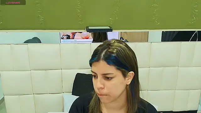 gisell gomez online show from September 18, 12:04 pm