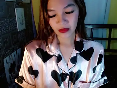 gorgeouswella online show from June 4, 7:18 pm