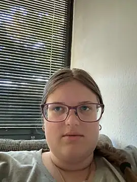 CurvyPaar2 online show from September 28, 8:41 am