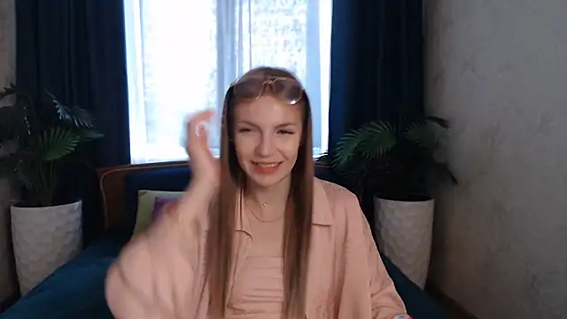 HitGyrl online show from June 17, 8:48 am