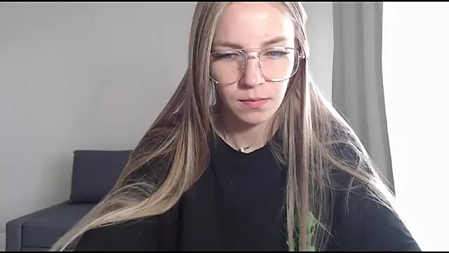HitGyrl online show from July 5, 7:36 am