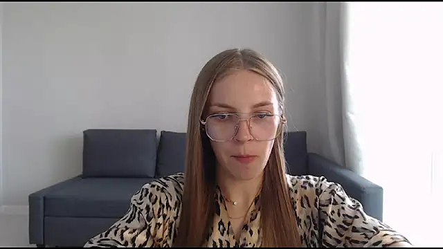 HitGyrl online show from July 31, 8:26 am