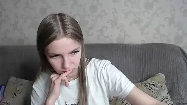 HitGyrl online show from April 1, 9:21 am