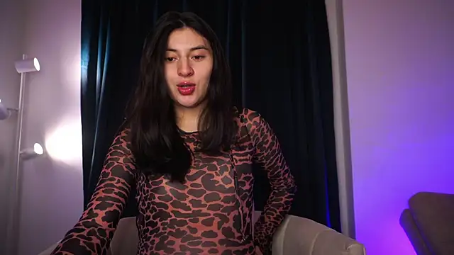 Auralea online show from December 5, 4:12 am