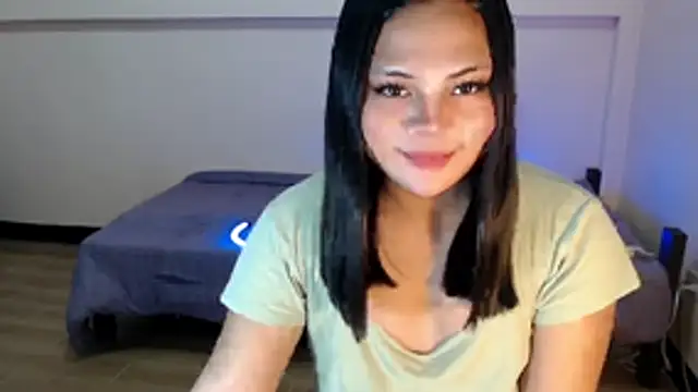 Snapshot of urbabygirlsophiaxxx chatting on October 29, 10:08 am urbabygirlsophiaxxx online show from October 29, 10:08 am