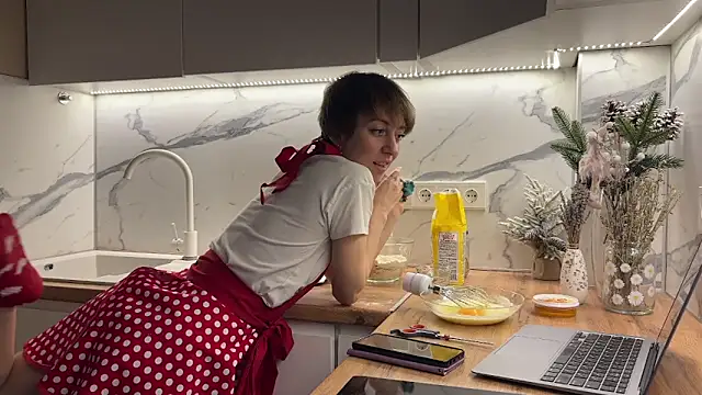 daniellia  online show from December 23, 10:19 am