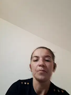 Snapshot of alinaalinutzq chatting on September 22, 10:35 am alinaalinutzq online show from September 22, 10:35 am