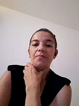 Snapshot of alinaalinutzq chatting on September 10, 2:28 pm alinaalinutzq online show from September 10, 2:28 pm