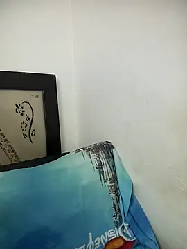 Shy Peehu online show from December 4, 8:09 pm