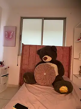 salomecute21 online show from June 30, 11:31 am