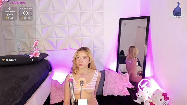 Snapshot of JuliethMoss chatting on September 15, 8:38 pm JuliethMoss online show from September 15, 8:38 pm