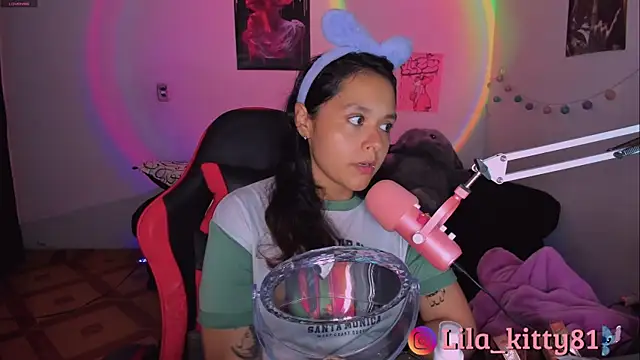 lila kitty81 online show from November 11, 6:38 pm