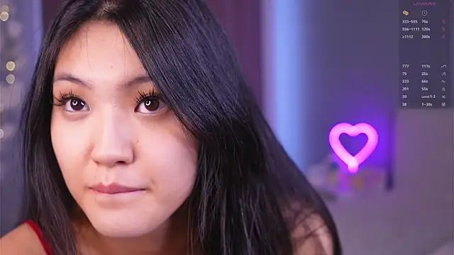 FancyEsten online show from April 7, 8:05 am