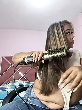 EmilyDuran  online show from January 31, 9:24 pm