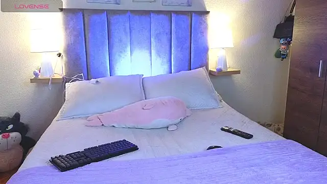 juliana-mancini online show from December 22, 7:17 pm