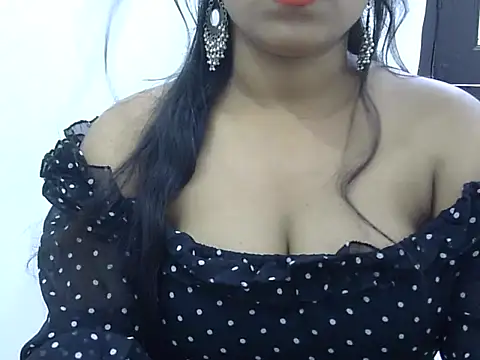 LIYO  online show from September 11, 7:31 am