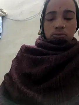 Hot raaani online show from January 5, 11:08 pm