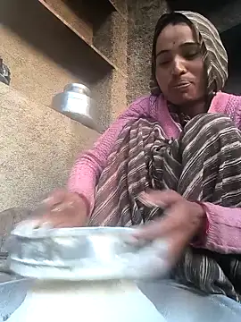 Hot raaani online show from December 17, 1:44 am