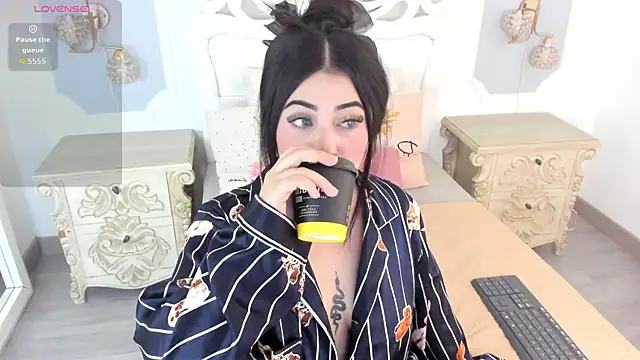 MeganStar   online show from November 5, 12:43 pm