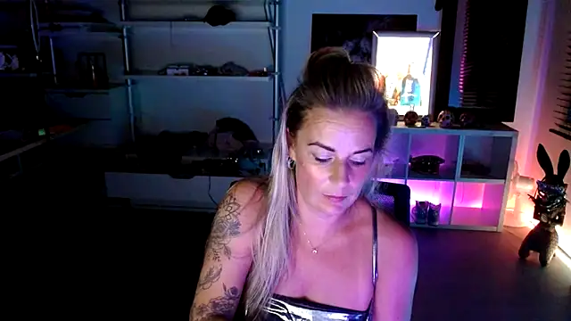 Mrs-Aurora online show from October 14, 8:55 pm