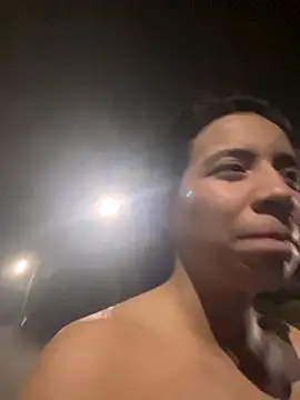 Snapshot of StreetPartyLive chatting on October 16, 5:32 am StreetPartyLive online show from October 16, 5:32 am