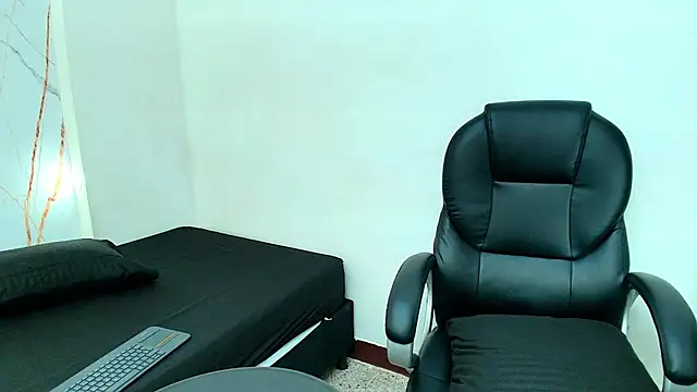 Karla hilton1 online show from October 17, 3:04 pm