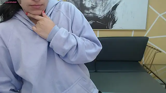 olivia russo  online show from November 21, 8:00 pm