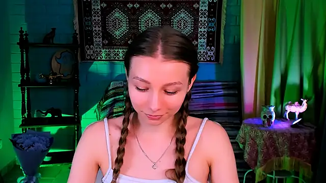 JulieDaniel online show from December 2, 9:00 am