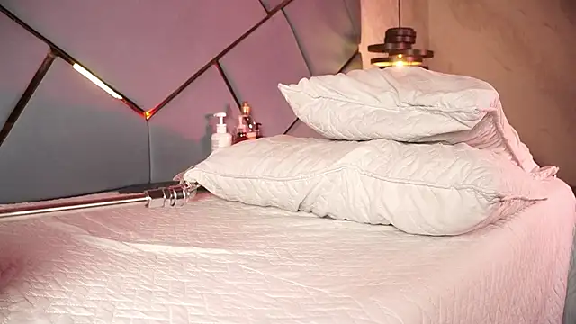 marcela rojas online show from March 24, 11:59 am