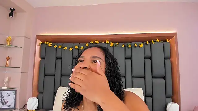 LisaMendez online show from November 20, 3:51 am