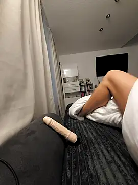 SexyJulia21 online show from April 20, 8:06 am