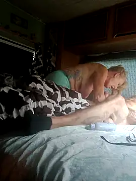 ShawnandDani7074 online show from December 5, 2:07 pm