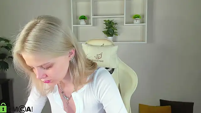 Snapshot of Allice_Cox chatting on September 30, 12:16 am Allice Cox online show from September 30, 12:16 am