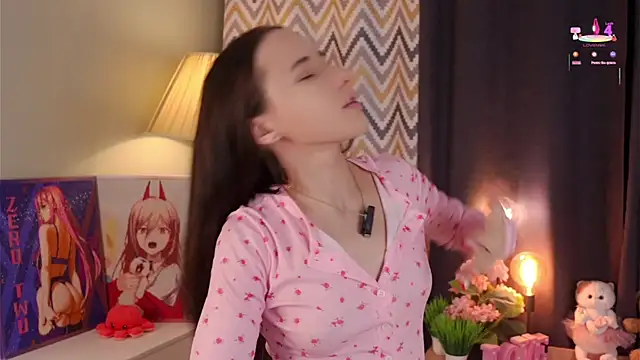 MaudAle online show from December 2, 1:18 am