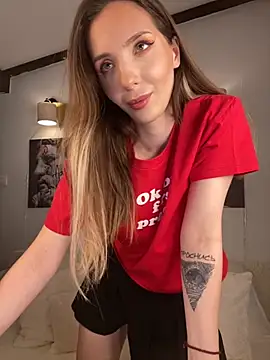 LINA ALL EYES ON YOU online show from November 28, 6:44 pm