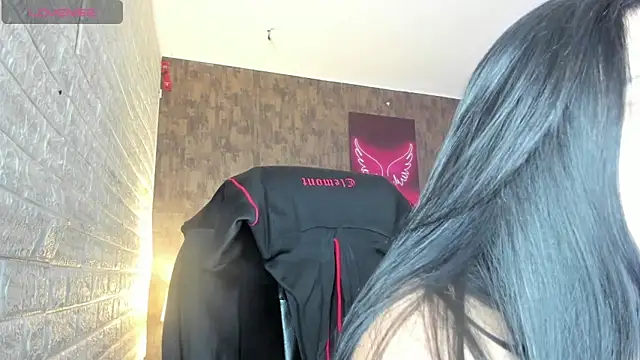 marian  stone online show from April 19, 7:49 pm