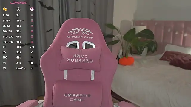 LilLisa online show from October 25, 4:25 pm