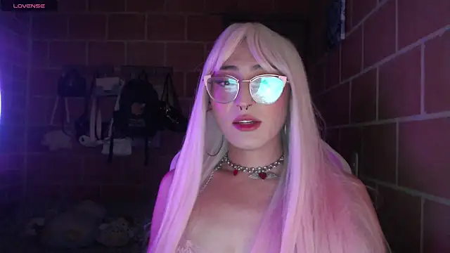 Andrea camilaaa online show from August 6, 11:11 pm
