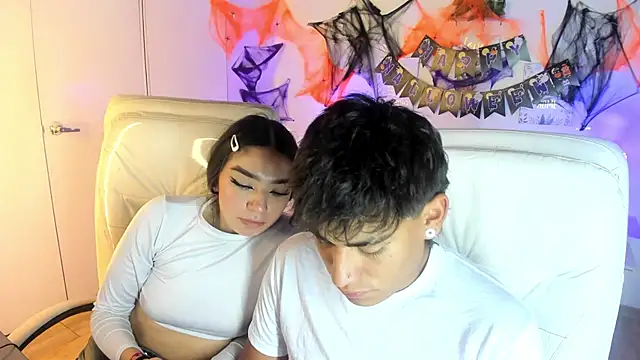 Yiing and yang online show from October 17, 9:18 pm