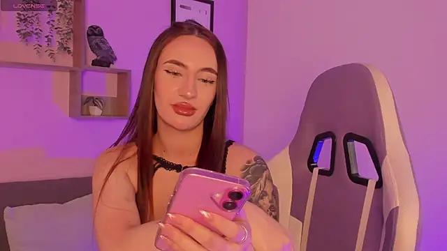 Snapshot of _CELESTE_MOORE chatting on October 15, 10:45 pm CELESTE MOORE online show from October 15, 10:45 pm