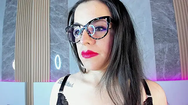 IsisNoir online show from September 27, 7:21 pm