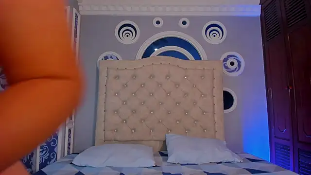 mishell lovely online show from December 16, 11:38 am