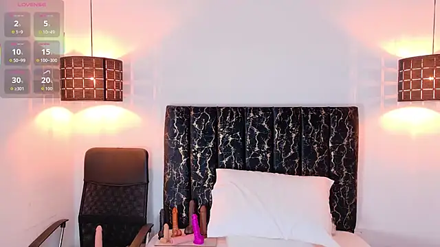 evvaa moon69 online show from April 18, 12:40 pm