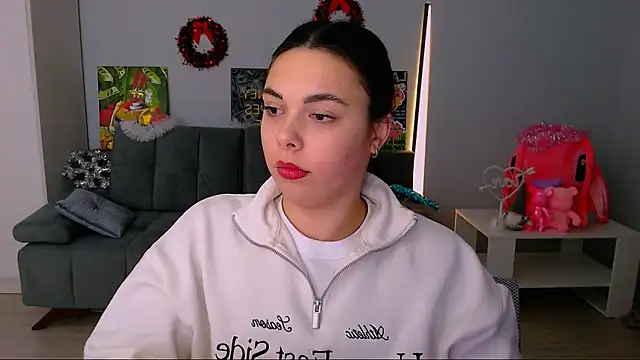 queenofthesense  online show from December 22, 11:35 am