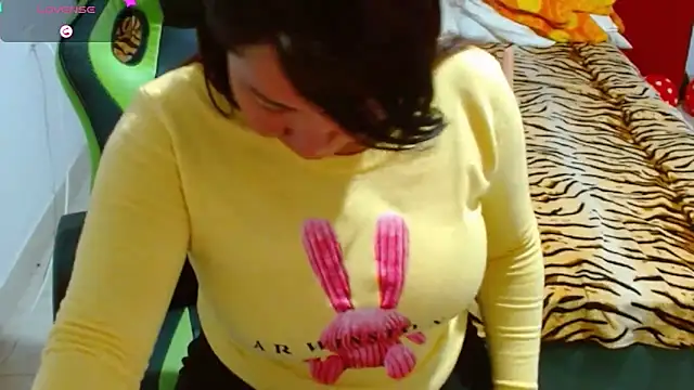 hiilarybrown online show from November 6, 3:34 am