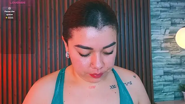 leilapons online show from April 4, 5:45 pm