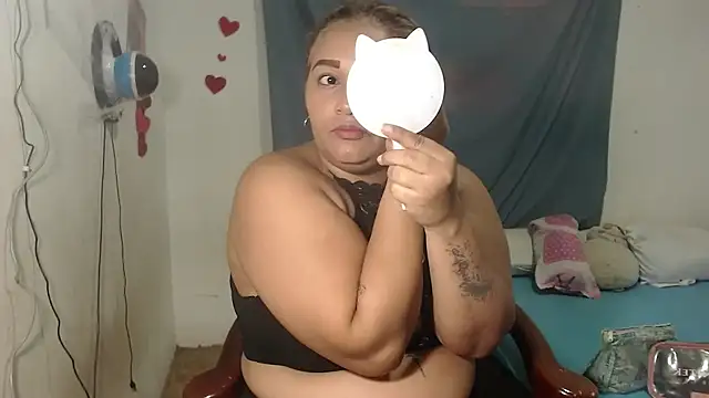 laleska montenegro online show from April 10, 12:00 pm